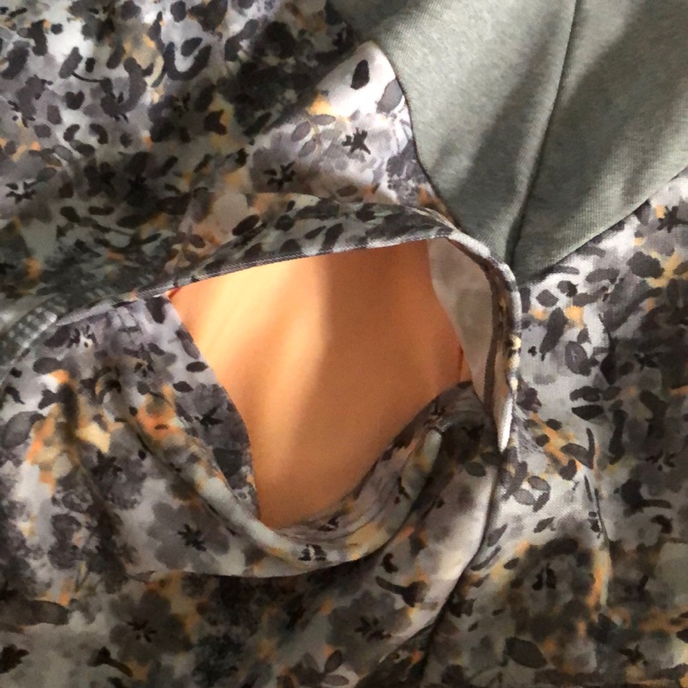 MPG Workout Tank with built in bra - Picture 4 of 5